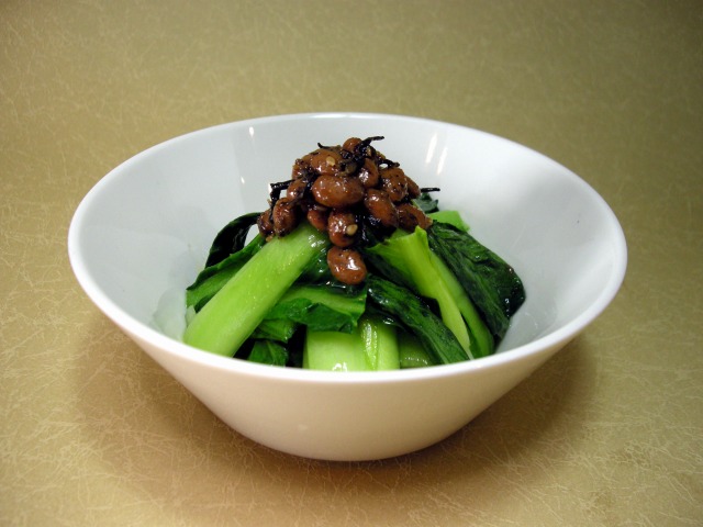 梅ひじき水戸納豆と小松菜のサラダ