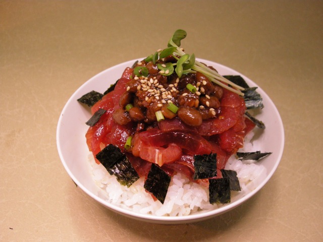 スタミナ水戸納豆とマグロのユッケ丼